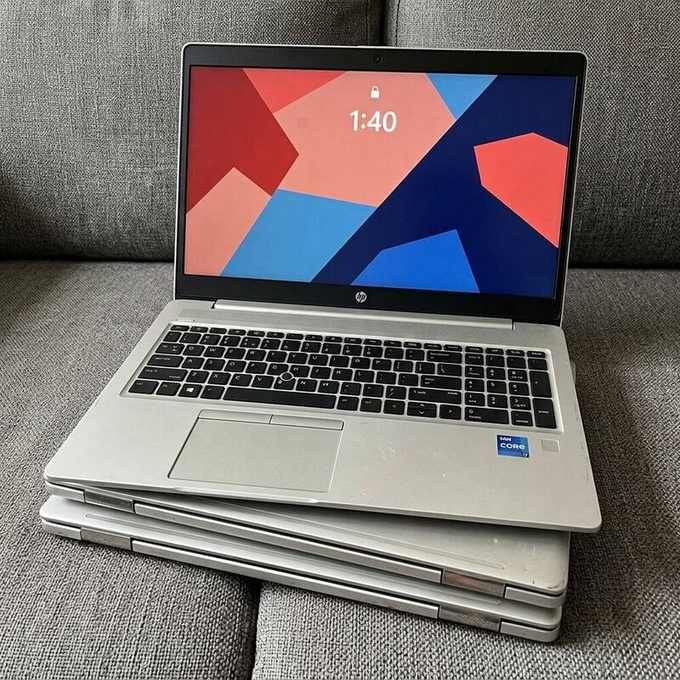 HP EliteBook — Core i5, 8GB / 256GB SSD, Touchscreen